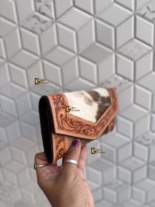 Cartera de Cuero Tallada a Mano, Elegante Cartera de Cuero Vacuno, Multiusos, Estilo Occidental para Mujer - Product Image 2