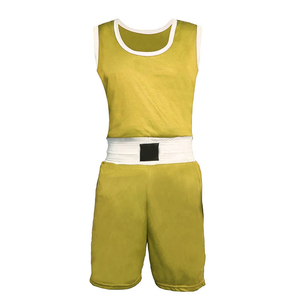 Ensemble débardeur et short de boxe violet avec ceinture blanche, vêtements d'entraînement confortables en polyester pour toutes les saisons - Product Image 3