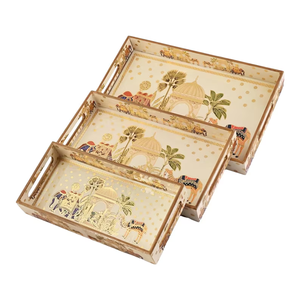 Ensemble de plateaux de service en bois émaillé : gravure or royal chameau, fabriqué par B H Brothers - Product Image 3