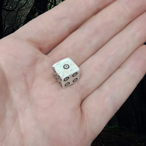 ลูกเต๋ากระดูกทรงสี่เหลี่ยมทันสมัย งานแฮนด์เมดสุดพิเศษ พร้อมตัวเลือกปรับแต่งสำหรับผู้เล่นเกม RPG และนักสะสม - Product Image 2