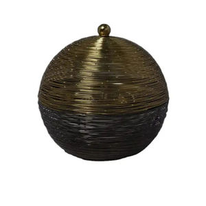 Nouveauté Casserole Hotpot noir et or Forme ronde Design de luxe fait à la main pour le service de fête élégant et le réchauffement des aliments - Product Image 6