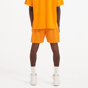 Ensemble décontracté deux pièces pour homme, t-shirt et short, de bonne qualité, élégant, respirant, en polyester et coton, pour l'été, le fitness, la course à pied, avec logo personnalisé - Product Image 4