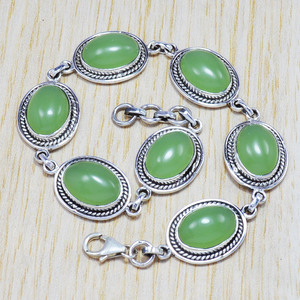 Pulsera de Plata de Ley 925 con Cabujón Ovalado de Prehnita, Lista para Enviar, en Stock, MOQ Bajo, Pedido de Muestra - Product Image 1
