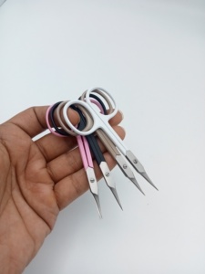 Ciseaux à ongles robustes en acier inoxydable, lame droite tranchante, design simple, efficaces pour couper les ongles épais et les cuticules. - Product Image 6