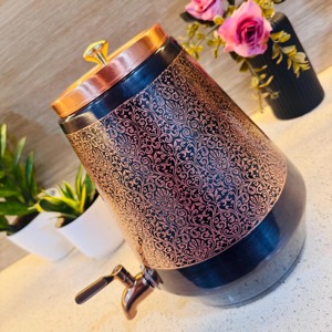 Distributeur d'eau en cuivre brillant, finition polie, aspect lisse, article en gros - Product Image 4
