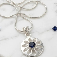 Collier pendentif pour femme de qualité supérieure, meilleur prix, pour ce collier et ce pendentif, pendentif croix Chrome Hearts fait main