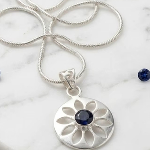 สร้อยคอจี้คุณภาพดี ราคาสุดคุ้ม สำหรับผู้หญิง สร้อยคอและจี้รูปไม้กางเขน จี้โครเมี่ยมฮาร์ทส์ ทำด้วยมือ - Product Image 2