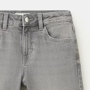 Tela vaquera clásica para niños, ropa moderna de alta calidad con diseño asequible, con presillas para cinturón, bolsillos laterales y logotipo personalizado. - Product Image 4