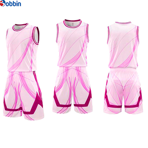 Uniforme de Baloncesto Personalizado de Alta Calidad, Transpirable, en Varios Colores, con Camiseta y Pantalones Cortos Sublimados - Product Image 3