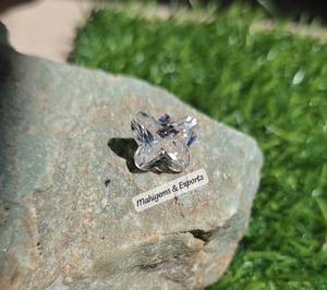 Moissanite blanche 11,24 carats, taille papillon, forme fantaisie, diamants en vrac pour bague - Product Image 1