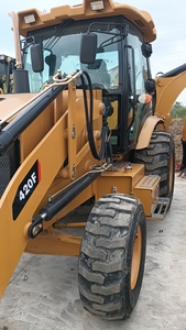 รถแบคโฮมือสองคุณภาพดี พร้อมเครื่องยนต์ Cat C4.4 กำลัง 92 แรงม้า และบุ้งกี๋ขนาด 1.0 ลูกบาศก์เมตร สำหรับงานก่อสร้าง งานดิน และงานพัฒนาพื้นที่ - Product Image 4