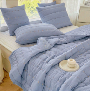 Ensemble de couette matelassée bleu clair, hypoallergénique, lavable en machine, garnissage en polyester respirant, housse de couette d'hiver, taille Queen - Product Image 6
