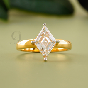 Bague de fiançailles en diamant de laboratoire taille cerf-volant de 2,06 carats, or jaune 14K, VVS VS DEF, solitaire, bijoux géométriques modernes pour femme - Product Image 1