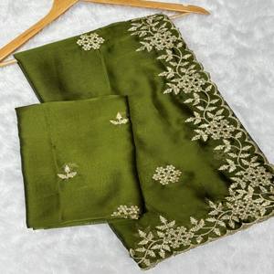 Sari de Seda Rangoli Suave Premium VASTRA COTTAGE con Bordado Floral Tradicional Dorado Zari y Borde Calado - Product Image 5