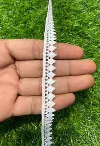 Dentelle GPO douce et souple, idéale pour les tenues de mariée, les robes de soirée et les vêtements. - Product Image 4