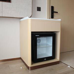 Mobile Minibar Moderno in Legno di Lusso per Hotel con Spazio Frigorifero e Cassetti Portaoggetti - Product Image 1