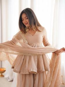 Conjunto de Top de Organza con Bordado de Diseñador, Pantalones Plazzo y Dupatta para Mujer - Product Image 6