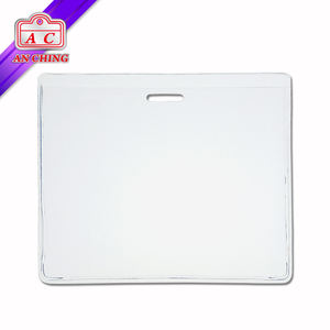 Insigne d'identification en PVC et porte-cartes nominatives Conception de paysage pour une visibilité facile - Product Image 1