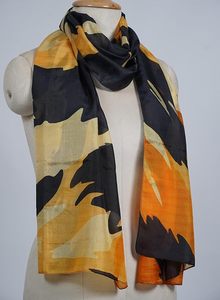 Bufanda con estampado abstracto llamativo para mujer, tela suave, chal largo, estola moderna, accesorio suave para el cuello para uso diario. - Product Image 4