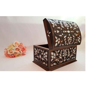 Boîte de rangement pour bijoux MOP de qualité export, élégante et faite à la main, pour bagues, boucles d'oreilles, colliers, bracelets, en vente - Product Image 1