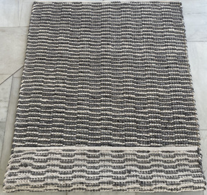 Alfombra de estilo nórdico de textura gruesa y rayas tejidas a mano, hecha con lana y yute de color natural para interiores de lujo, a precio de fábrica. - Product Image 3