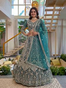 Lehenga Choli Tradicional Indio con Bordado de Mariposas y Códigos, Hecho con Materiales Reciclados, para Mujeres, Ideal para Bodas y Fiestas - Product Image 2