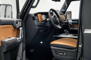 BAW 212 T01 Adventurer Sedán 2.0L con Batería de Litio, Tracción en las Cuatro Ruedas, Techo Panorámico, Interior Negro y Marrón - Product Image 3