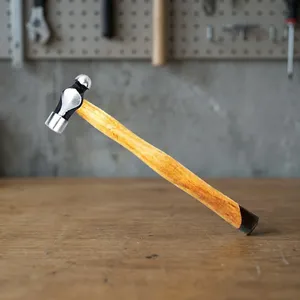 Marteau de sécurité avec logo personnalisé de haute qualité marteau de machiniste à manche en bois souple en acier au carbone pour les utilisateurs d'outils à main indiens - Product Image 2