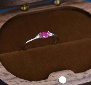 แหวนทับทิมธรรมชาติในตัวเรือนเงินแท้ แหวนทับทิมแท้ แหวนพลอยขนาดเล็ก แหวนประจำเดือนเกิดเดือนกรกฎาคม - Product Image 2