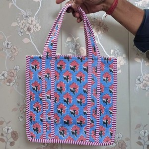 Bolso Tote Acolchado de Algodón con Diseño Floral Vintage, Personalizado, de Gran Capacidad, con Volantes, Estampado a Mano, Estilo Boho, para Mujer - Product Image 3