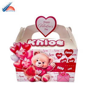 Boîte cadeau en papier de luxe pour la Saint-Valentin avec nœud papillon et illustration personnalisée - Product Image 3