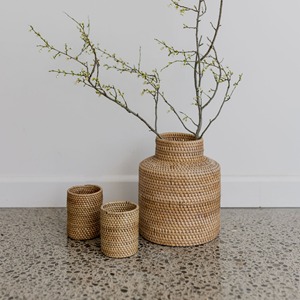 Vases en rotin naturel style farmhouse pour la présentation de fleurs séchées, décoration intérieure - Product Image 4