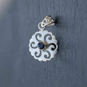 Hochwertiger, wunderschöner Blumen-Edelstein-Schmuck direkt vom Hersteller, minimalistischer Stil, deutsches Silber, Verlobungsring mit Hydrostein für Damen. - Product Image 2