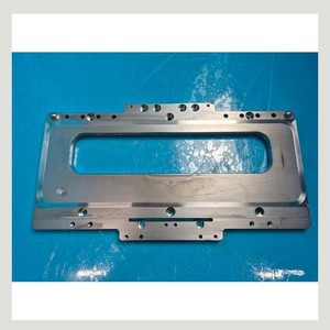 Aislador Cerámico Inferior AMAT 0040-76266 Usado Como Parte de Equipos Semiconductores Legacy - Product Image 2