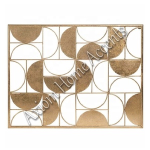 Grand tableau mural en métal floral au design moderne fabriqué à la main et décoratif pour n'importe quelle pièce par Axiom Home Accents - Product Image 3