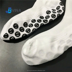 Chaussettes de football JZVINA avec logo personnalisé, adhérence forte, antidérapantes, respirantes, en maille durable, pour l'entraînement, de haute qualité, fabriquées au Vietnam - Product Image 5
