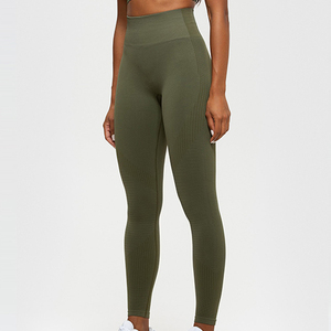 Leggings mi-mollet tricotés sur mesure OEM 2026 pour femme – Yoga, entraînement, sport – Coupe ajustée, antibactériens, respirants, séchage rapide - Product Image 1