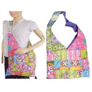 Bolso bandolera bordado a mano con costuras Katha, estilo artesanal tradicional, bohemio, étnico, de algodón, para viaje, para mujer. - Product Image 1