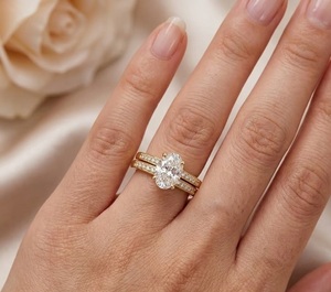 Prêt à être expédié - Bague de fiançailles en or rose 14 carats avec diamant de laboratoire ovale de 3,25 carats HPHT, couleur E, clarté VS1, certifiée IGI - Product Image 1