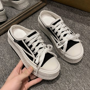 รองเท้าผ้าใบเพิ่มความสูงดีไซน์ล่อผู้หญิง LK-B7รุ่น - Product Image 1