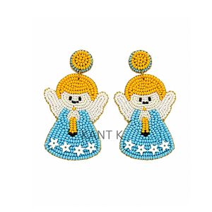 Pendientes de fútbol hechos a mano con cuentas para mujer, pendientes colgantes llamativos para aficionadas al deporte, pendientes de cuentas de semillas en blanco y negro - Product Image 5