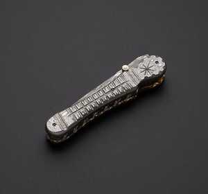 Navaja Plegable Utilitaria con Hoja de Acero de 20.8cm, Punta de Gota, Perilla de Pulgar, Mango de Madera, Diseño Artístico, Grosor de 0.5mm, Longitud Total de 6.7in - Product Image 3
