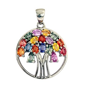 Exquisito Colgante de Árbol con Piedra Ovalada Multicolor en Plata de Ley 925 con Baño de Rodio y Diseño Vibrante de Gemas Arcoíris - Product Image 1