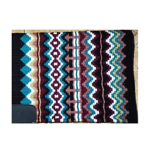 Tapis de selle Western Teal Blanc Noir Géométrique en Mélange de Laine Contourné avec Patch en Cuir pour l'Équitation en Trail LLT - Product Image 3