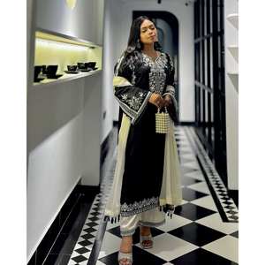 Magnifique ensemble de costume noir indien et pakistanais taille 2XL pour les fêtes, rehaussé par des broderies de fils par LC - Product Image 5