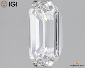 Solitaire 2.00 Ct Emerald Cut Diamond CVD Lab Grown 8.45 MM F Color VS1 Clarté IGI Certifié Créez votre bague de rêve - Product Image 6