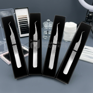Pinzas Profesionales RMI de Acero Inoxidable de la Mejor Calidad para Extensión de Pestañas, con Punta Dentada y Agarre de Diamante Plateado, Antimagnéticas, 10 mm - Product Image 2