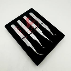 Pinzas profesionales de Extensión de pestañas de acero inoxidable en tono plateado, herramientas de belleza con diseño de corazón, aplicador de puntas de fibra sostenible - Product Image 4