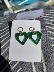 <b>Green</b> <b>Glitter</b> Heart Shape Earrings Fashion Novelty Gift Valentine's Day Resin Cutout Design Exquisite Style - Product Image 6