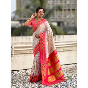 Sari tissé traditionnel Elite Weaves Zari contrastant pour tenue de soirée en soie douce à carreaux 650g en stock - Product Image 1